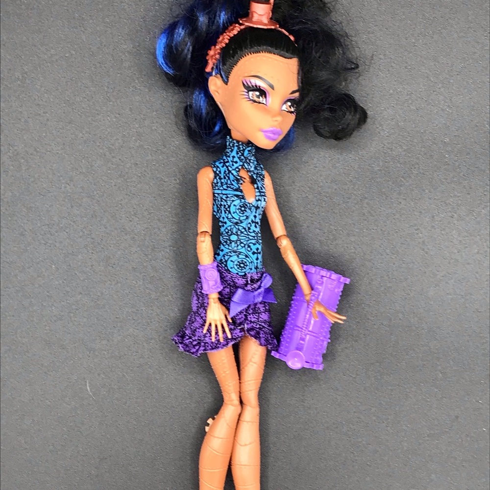 Monster High Robecca Steam Dance Class Doll